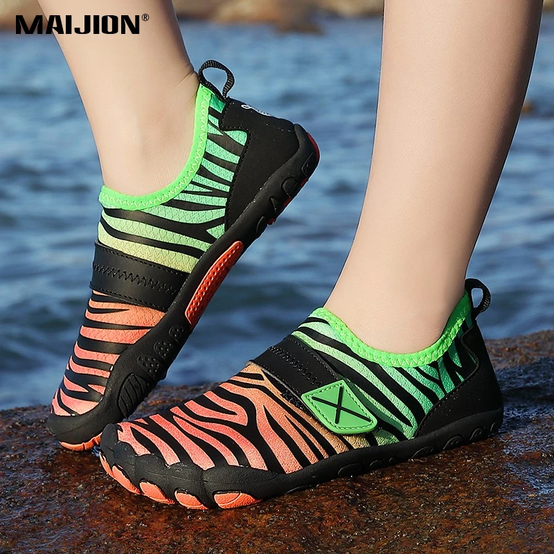 

Kid's Quick Dry Swimming Aqua Shoes Boys Girls Lightweight Water Sports Shoes Children Breathable Soft Outdoor Wading Sneakers