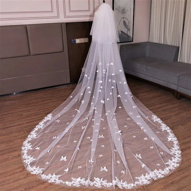 High Quality Wedding Veils Cathedral Length 3M Two Layers 3D Flowers Lace Appliques Cover Face White Ivory Bridal Veil