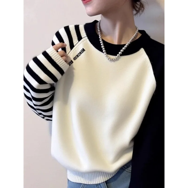 

Striped Letter Embroidery Round Neck Knitted Top for Women Autumn and Winter Fashion College Style Bottoming Top