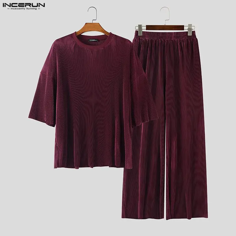 INCERUN Herren-Sets Einfarbiges Plissiertes Kurzarm-T-Shirt & Hose Zweiteiliges Set Streetwear Übergroße 2026 Mode Herrenanzüge