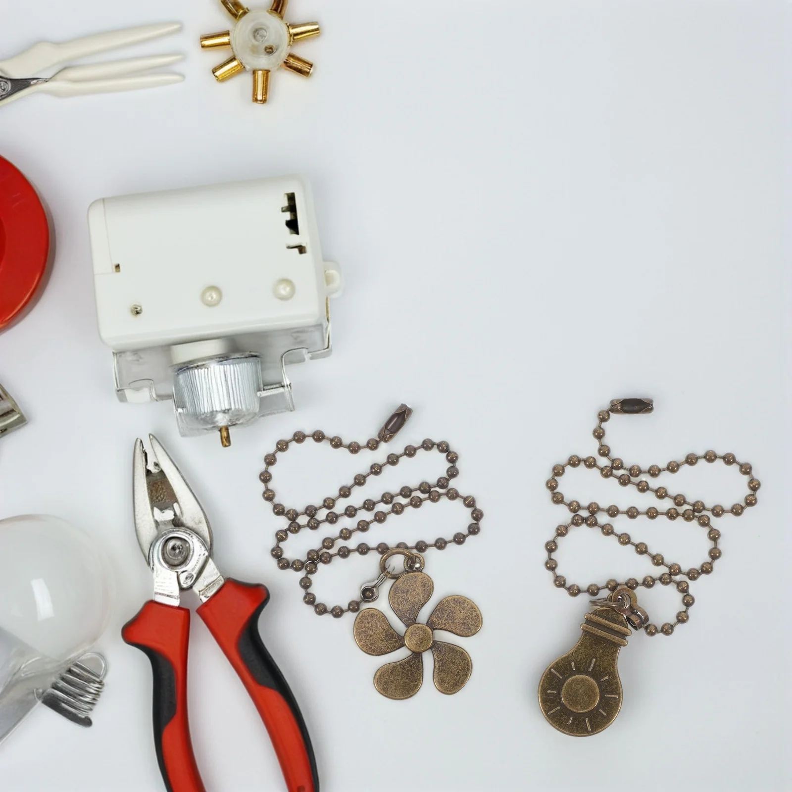 

2Pcs Light Bulb Fan Pull Rope Ceiling Chain Decor Zipper Iron Pendant Pulls Decorative Danglers Ceiling Fan