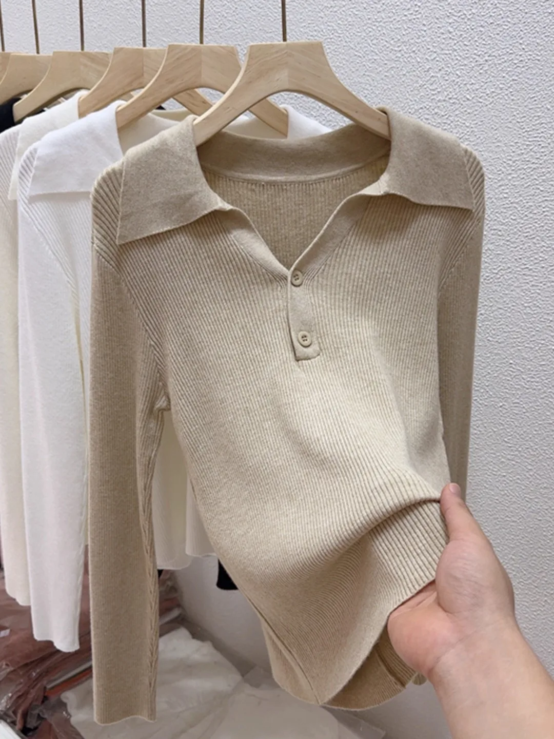 เสื้อถักทรงเข้ารูป แขนยาว สำหรับผู้หญิง แฟชั่นชุดชั้นใน ฤดูใบไม้ร่วง ฤดูหนาว แบรนด์ดีไซน์ ท็อปสุดเท่