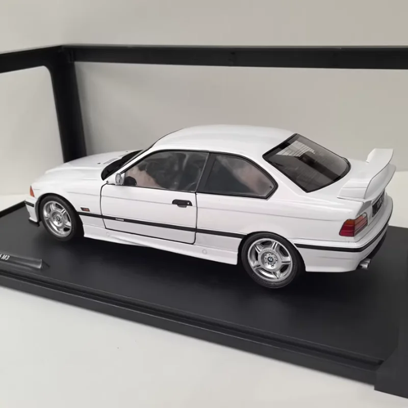 عيب الطلاء سوليدو 1/18 مقياس M3 E36 كوبيه 1995 سبيكة سيارة نموذج جمع عرض لعبة الهدايا التذكارية