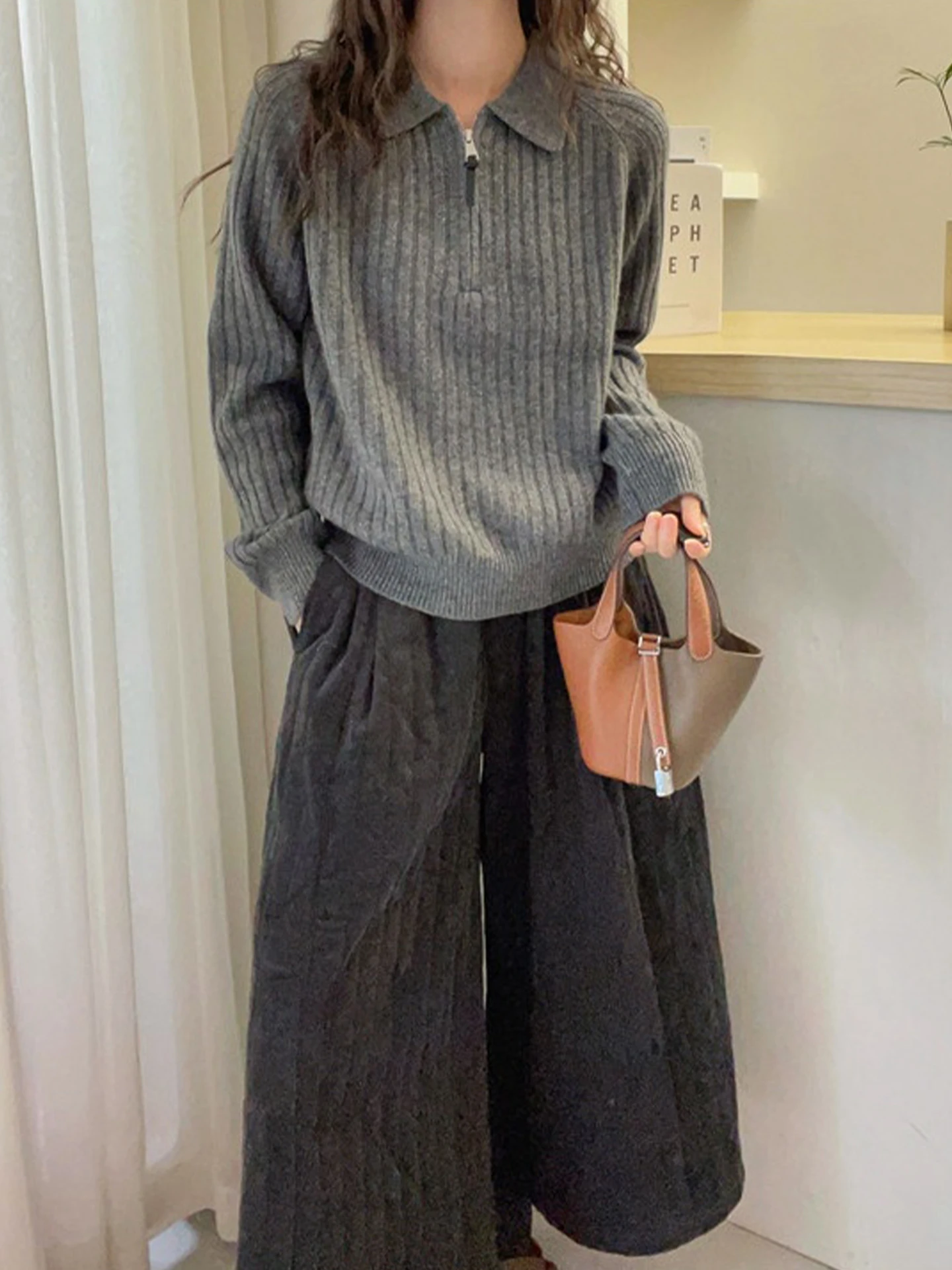 

Faionable Korean Sle Long Sve Camere Knitwear Pure Color Lapel Sweater Ele Design Commute Friendly Zipper Element