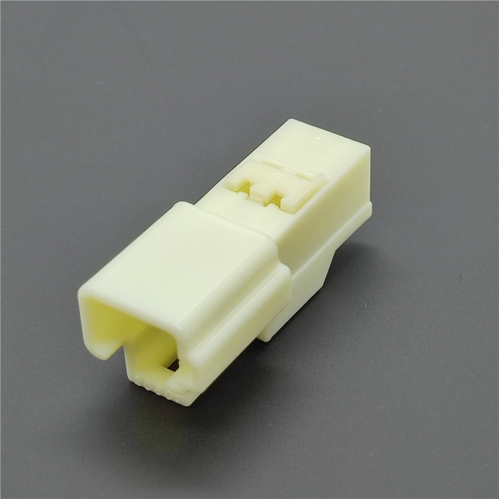 7282-1028 2 Pin Unsealed Automotive Connector Male 2.3II 090II Series 2.3mm HPA Natural for Car Wiring