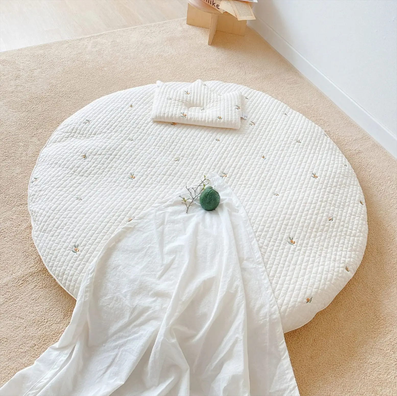 Ins Korean Baby Circular Crawling Mat Removable and Washable Floor Mat Rabbit Flower Embroidered Rug Kids Room Decoration Carpet