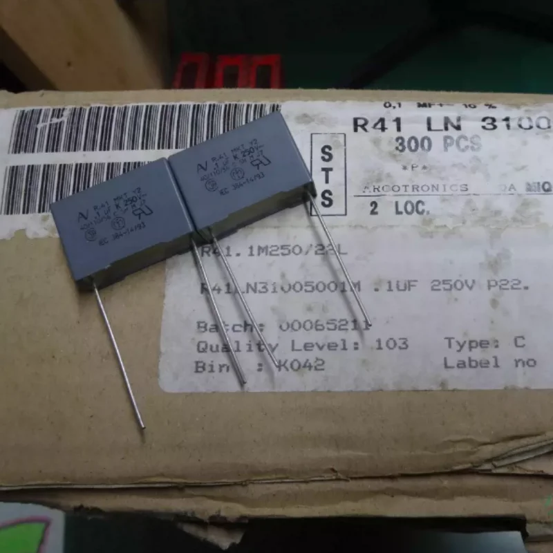 10pcs-100pcs Italian AV R41 0.1uf/250VAC 100nf u1 104 Y2 brand new film capacitor 22MM