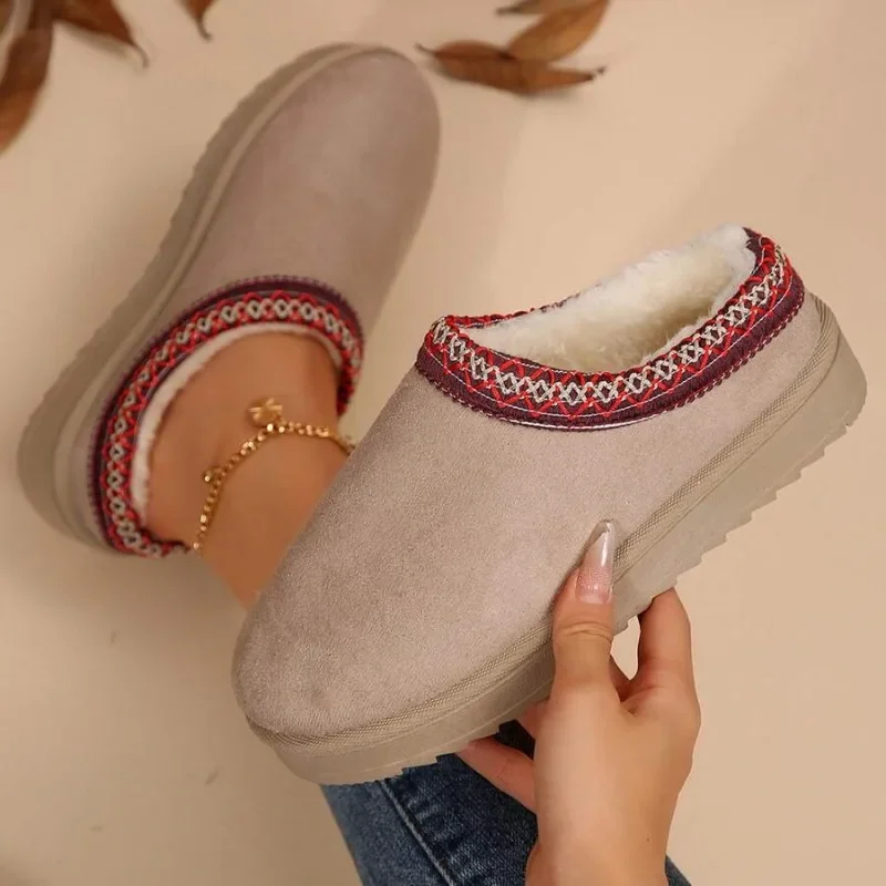 

2025 New Women's Snow Boots Casual Slip-on Wool Warm Home Luxury Elegant Winter Cashmere Warm Boots Fashion Flat Shoes Plus Size
