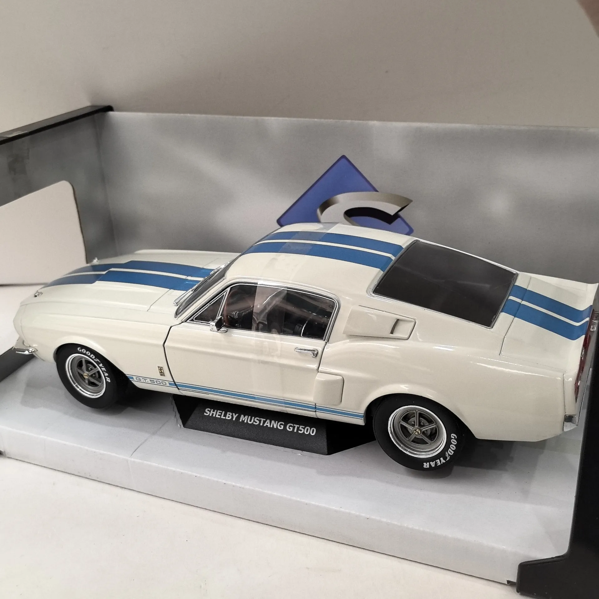 Modèle de voiture en alliage moulé sous pression, échelle 1/18 FORD SHELBY GT500 x7V6, jouet de collection, cadeau, affichage Souvenir, ornement
