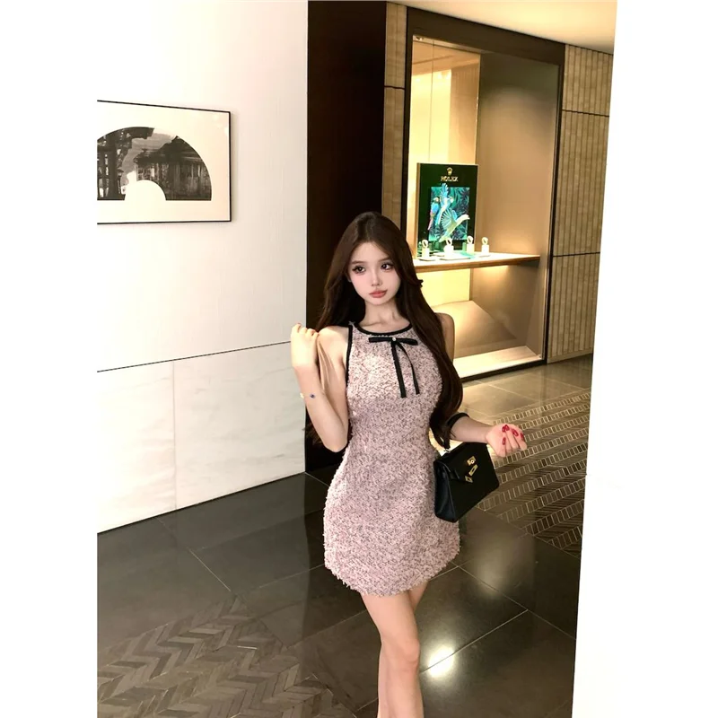 เสื้อกั๊กทรงเข้ารูปผูกเอว ดีไซน์ประดับพู่ห้อย กระโปรงทรงห่อหุ้ม ผ้าคอตตอน 100% สำหรับผู้หญิง