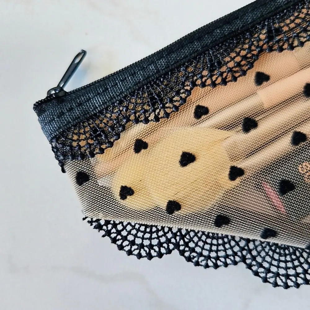 Einzigartige Slip-förmige Kosmetiktasche Transparente Netz-Make-up-Aufbewahrungstasche Y2K Spitzen-Herz Toilettentasche für Reisen – Detail 12