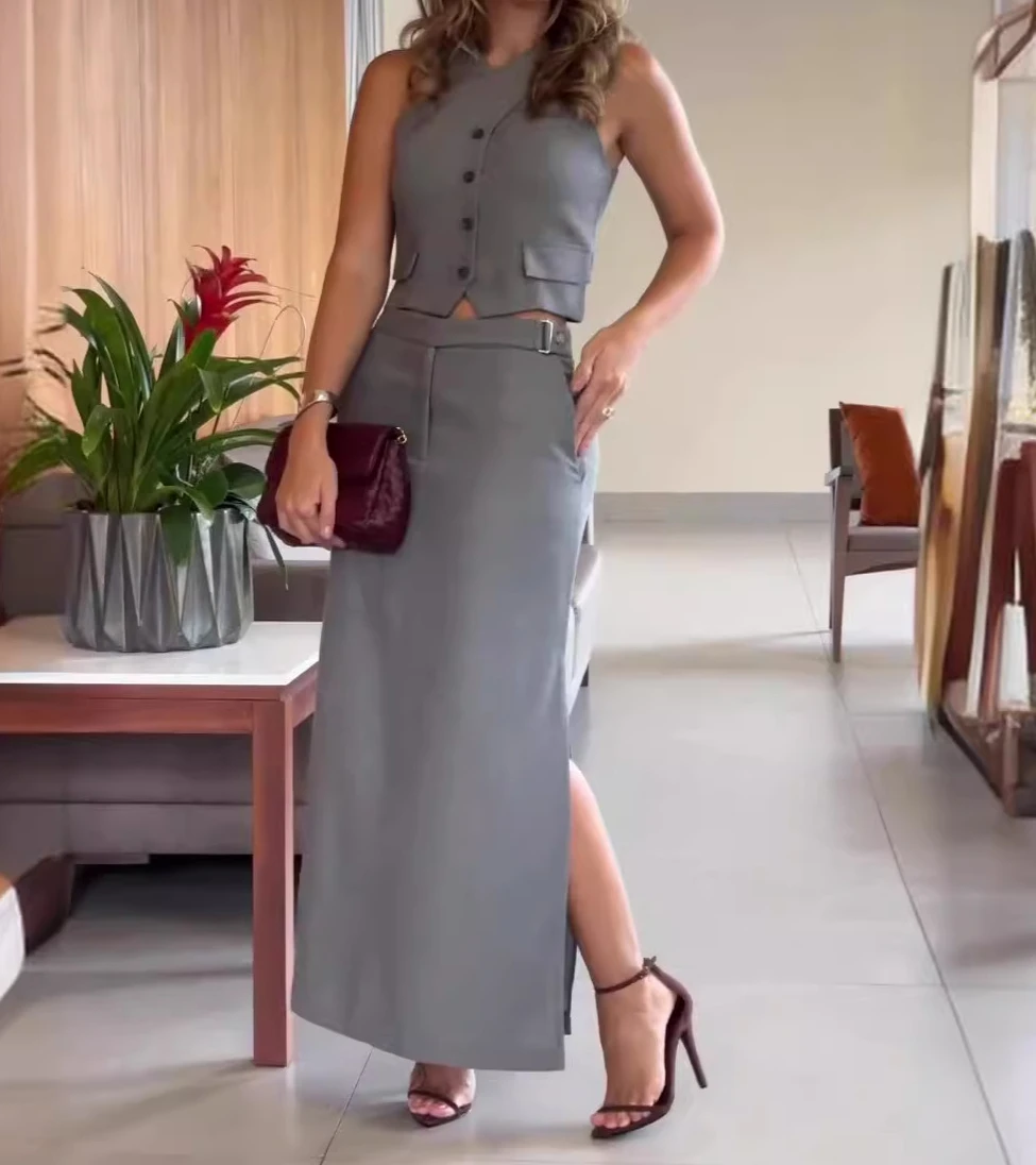 Letni zestaw damski 2024: elegancki top na ramiączkach w stylu casual i modna spódnica z wysokim stanem.
