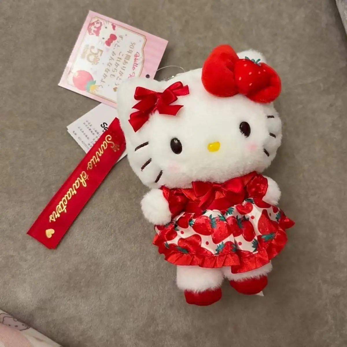 

50th Anniversary Strawberry News Series Hello Kitty плюшевый кулон для девочек милый мультяшный брелок из бисера украшение подарок