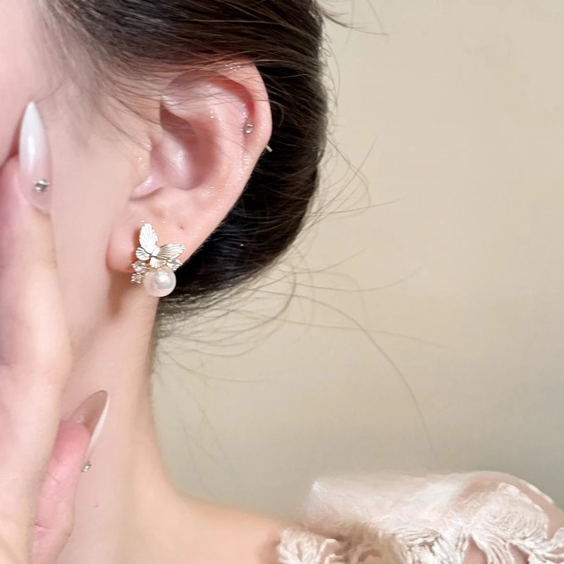優しいフレンチスタイルの輝くダイヤモンドパールイヤリング、女性用、軽やかな高級感、ハイエンドイヤリング、絶妙なイヤリング
