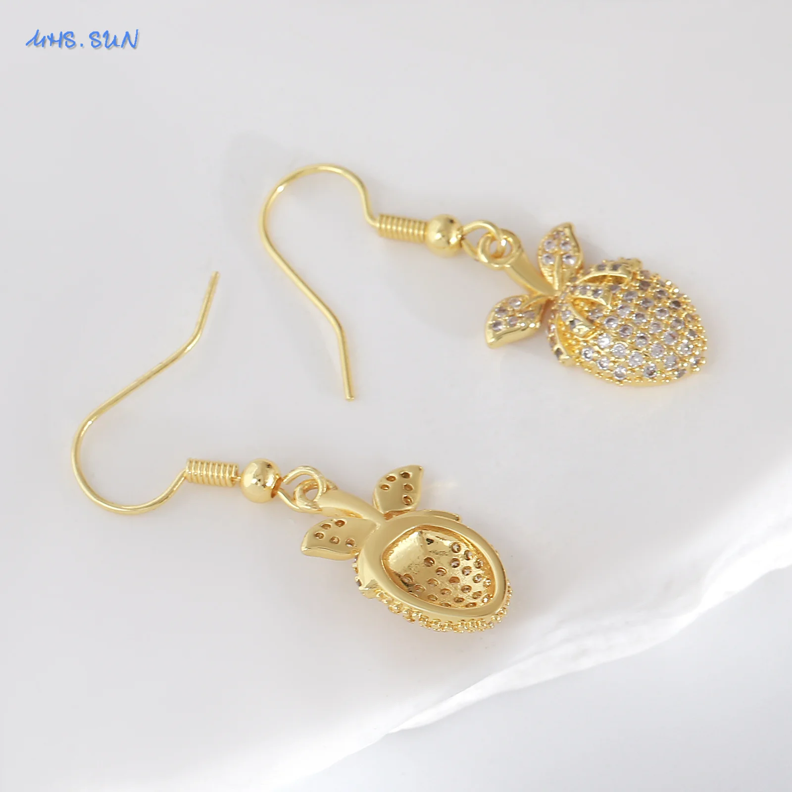 SUNSLL مكعب الزركون الفراولة إسقاط أقراط الفاكهة الكلاسيكية مطلية بالذهب أنيقة مجوهرات الحفلات هدايا 1 زوج للنساء الفتيات #3