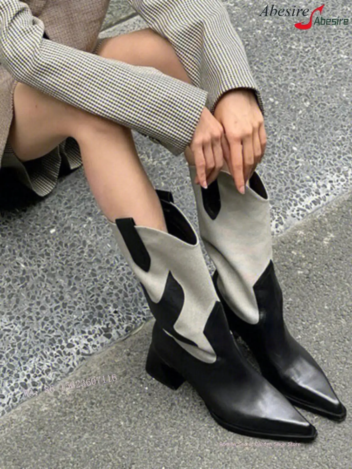 

The New Pointed Toe Personality Is Fashionable Printed Decorative Women's Ankle Boots Retro Stitching Thick Heel V-Mouth Boots