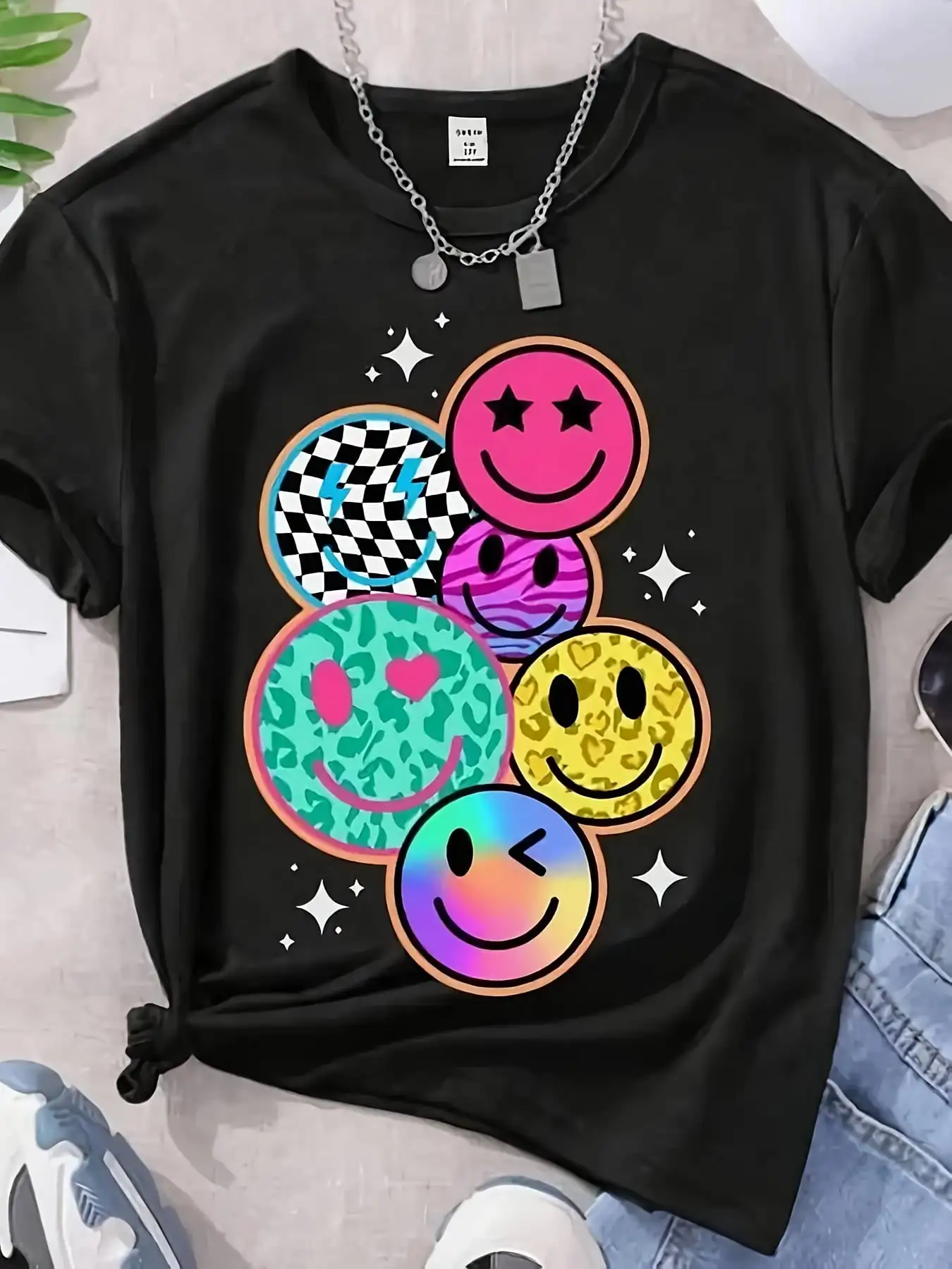 Women’s Graphic Colorful Smiley Face Print Sleeve Crew Neck Cute Summer Tee Harajuku Short Sleeve Casual Aesthetic Clothe