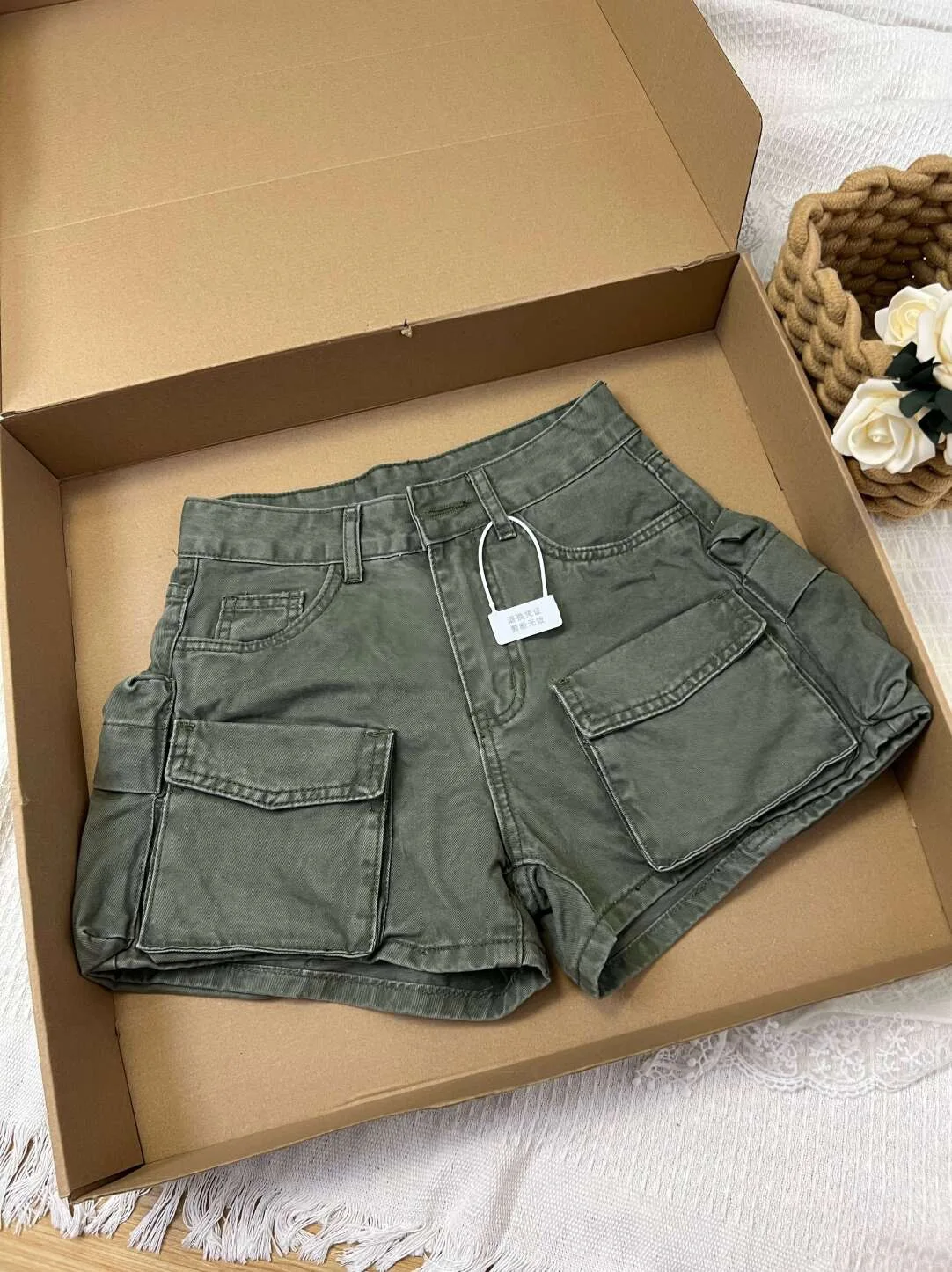 American Retro Multi Pocket Denim Shorts 2026 Summer New Casual Fashionable Women's Workwear Style Military Green Shorts