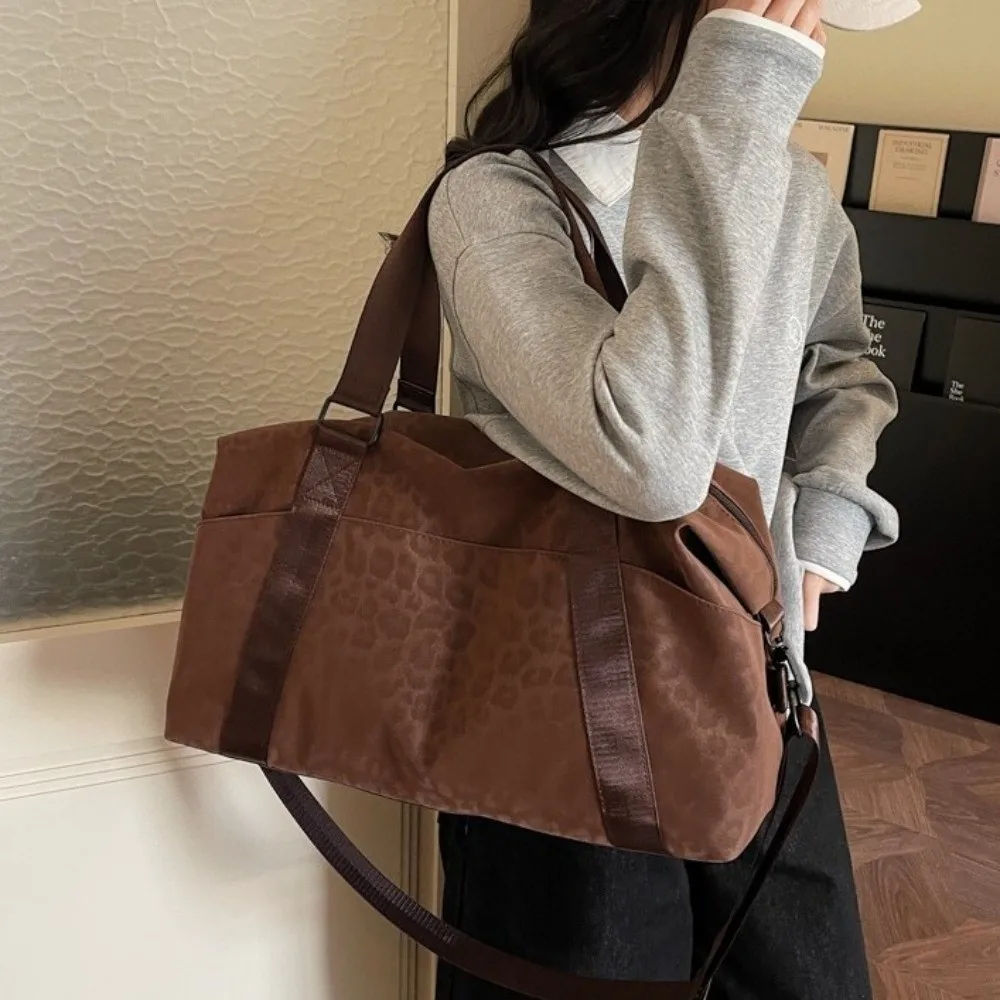 Leopard Print Travel Duffle Bag Waterproof Adjustable Strap Large Capacity Bag Multi-Functional Portable Lightweight Handbag