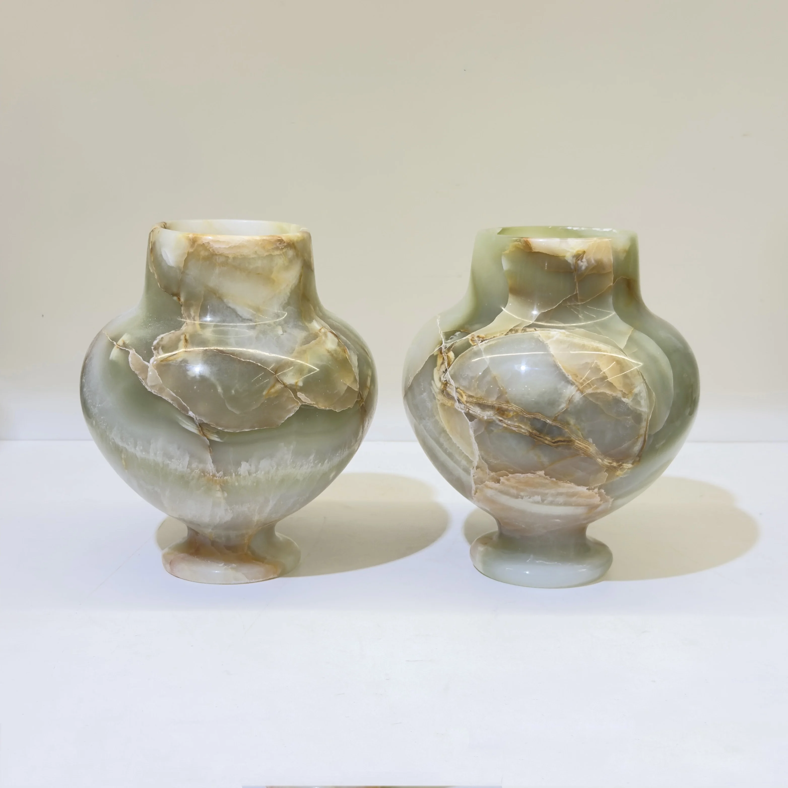 Medieval wind wabi-**** wind bookshelf bookcase wine cabinet decoration jade flower ware vase maple single jade cong vase soft d