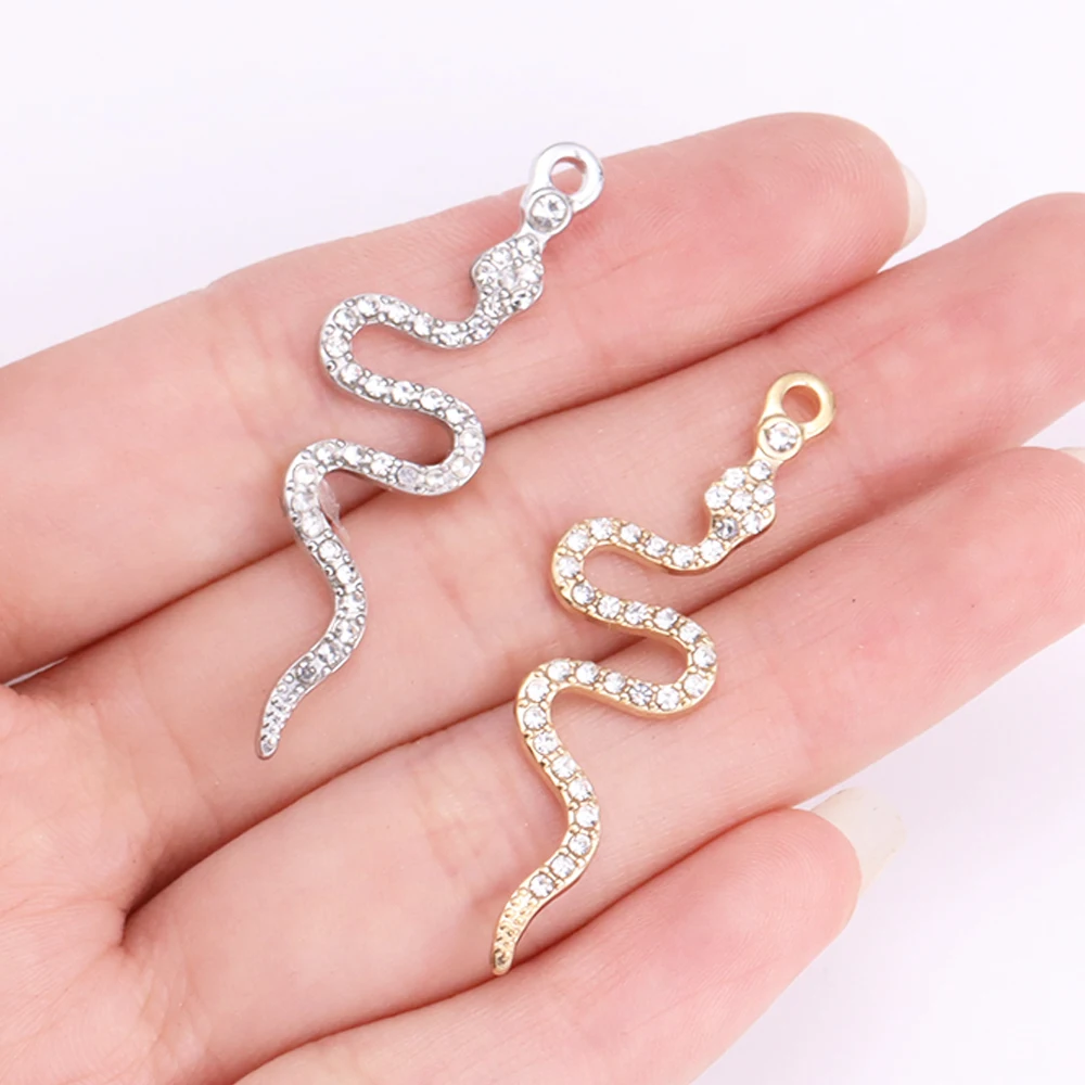 10 pz zircone color oro collane di serpente di lusso per le donne Vintage Punk serpente ciondolo gioielli che fanno accessori fai da te materiale