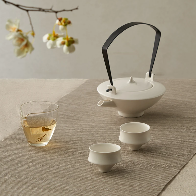 Artistic Court Chin…