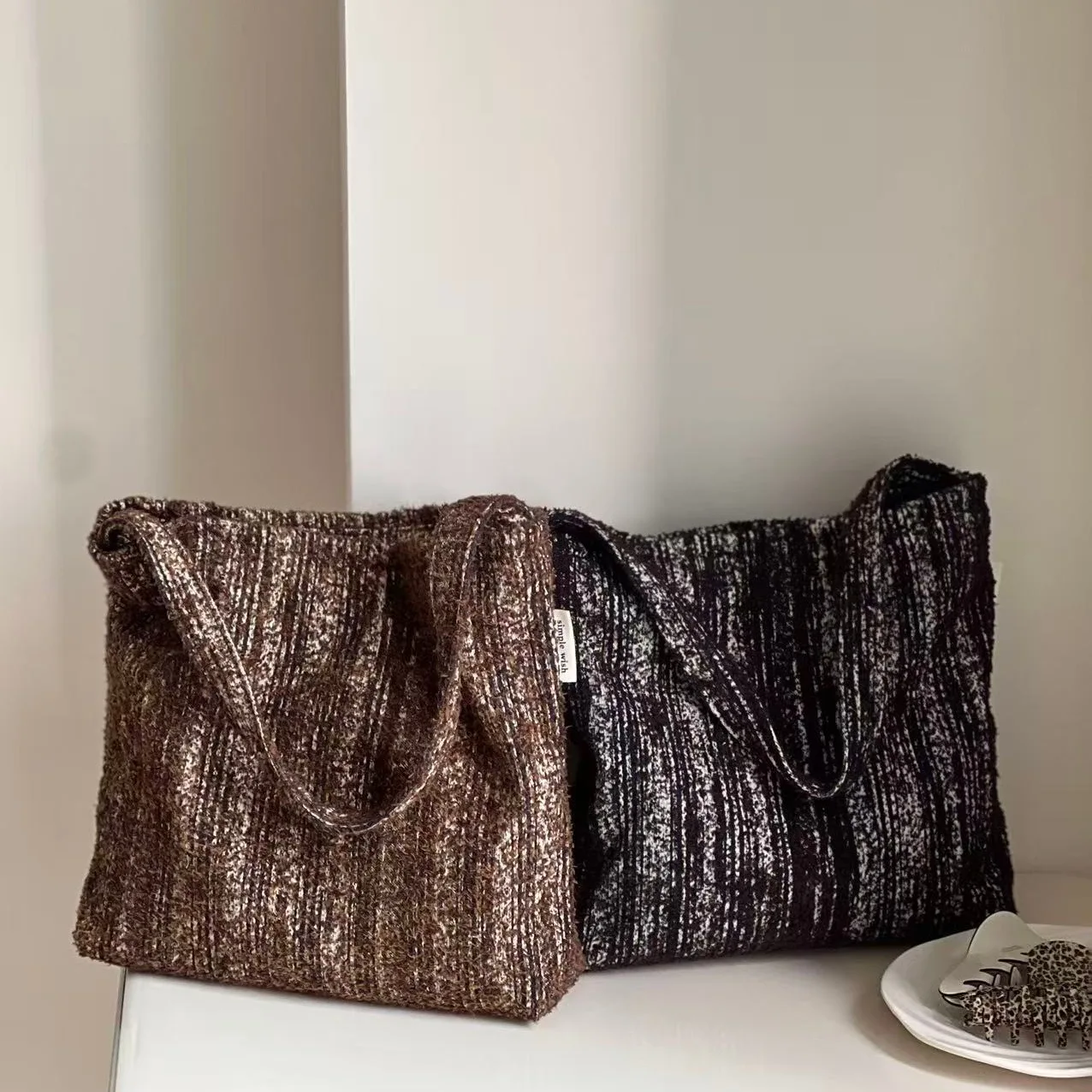 

YIFAN Women Fabric Bag , Tote Bag Designer Striped Korean Fashion Vintage Ladies Shoulder Bags Handbag Travel Bag Winter