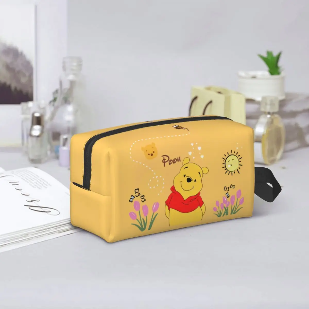 Custom Winnie Pooh Bear Cosmetic Bag Women Cute Big Capacity Anime Cartoon Makeup Case Beauty Storage borse da toilette