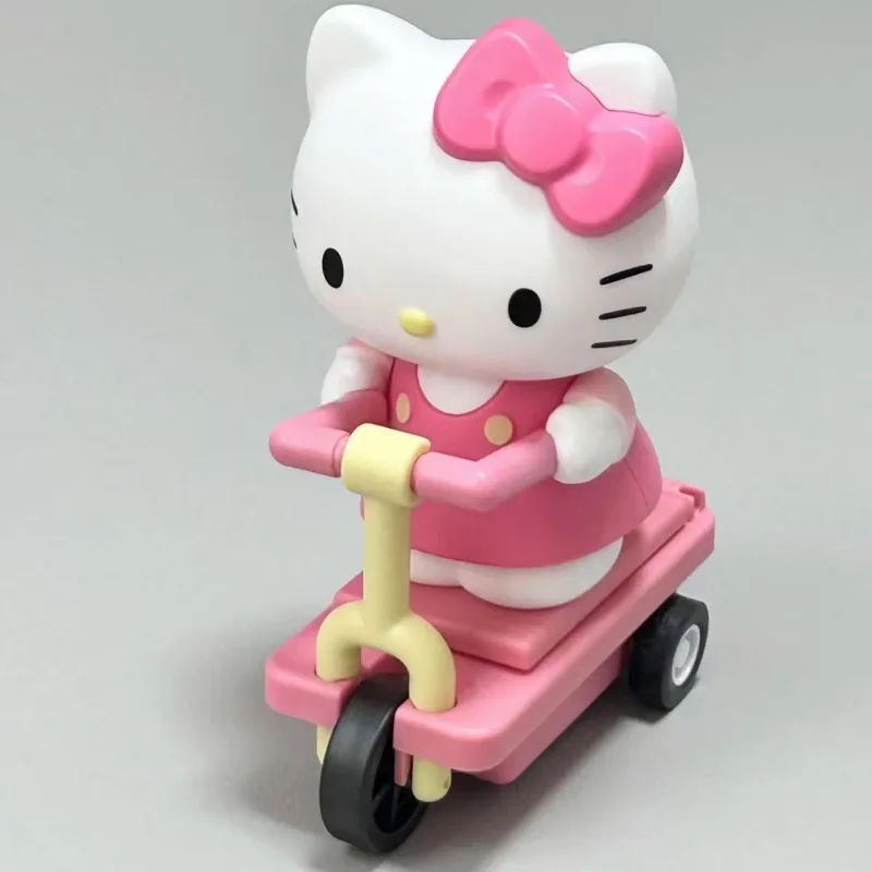 Hello Kitty PVC Anime Model Leuke Scooter Speelgoed Beweegbare Desktop Auto Decor Gift Actiefiguren