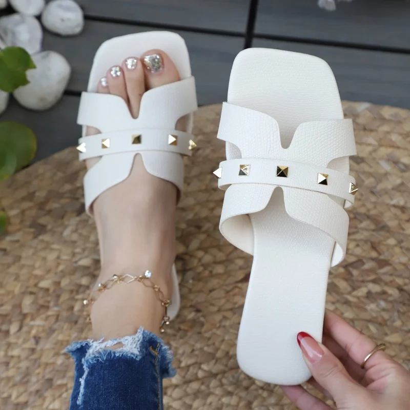 

Women Slippers Casual Open-Toe Flat Bottom Sandals Lightweight Rivet Slippers Comfortable Summer Shoes Ladies Slides Women