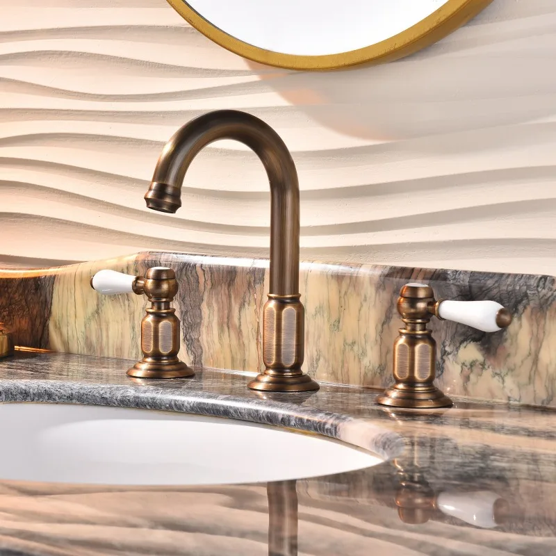 European light luxury retro refined copper three-piece faucet countertop bronze basin faucet classic water separation design