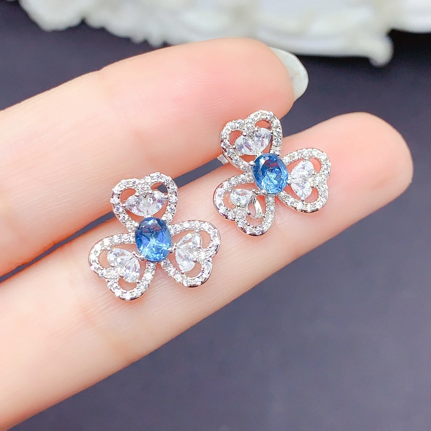 

New 925 silver London blue topaz 4x5mm oval earrings, versatile, fashionable, light luxury, exquisite for women