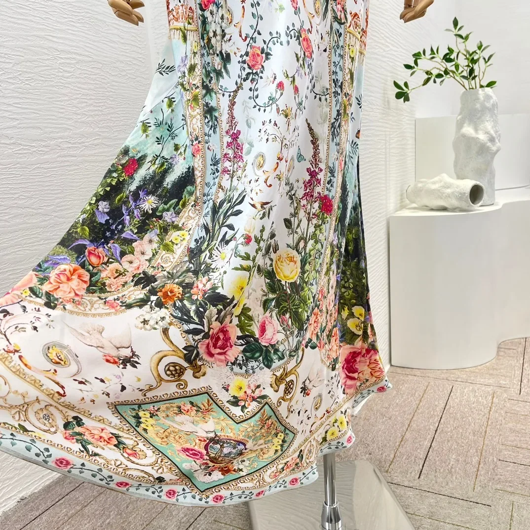 Ärmelloses knöchel langes Kleid mit weißem Blumen druck