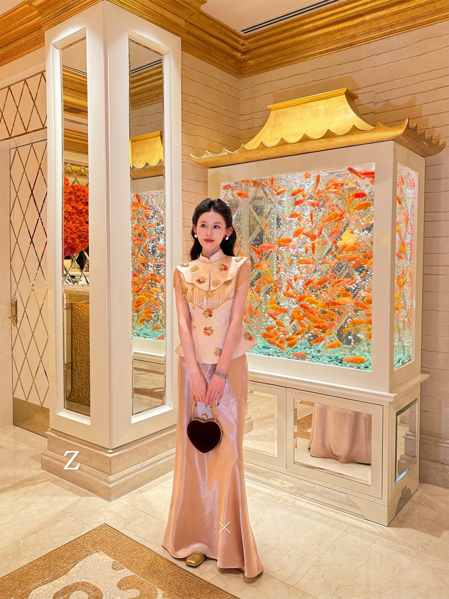 

Embroidered Silk Vest with Golden Tead Floral Pattern Cloud oulder f Skirt for Women Faionable Summer Outfit