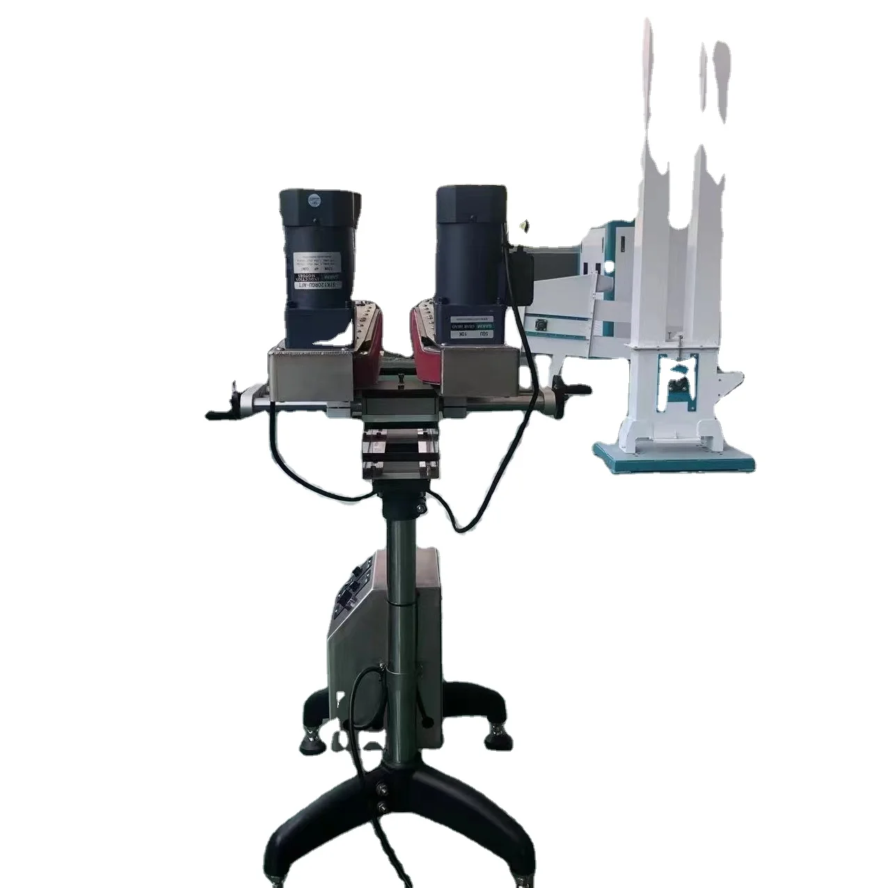 Bottomless Side Gripper Grab Belt Conveyor with Gap Transfer for Uneven Bottom Pet Bottles for Manufacturing Plant Use