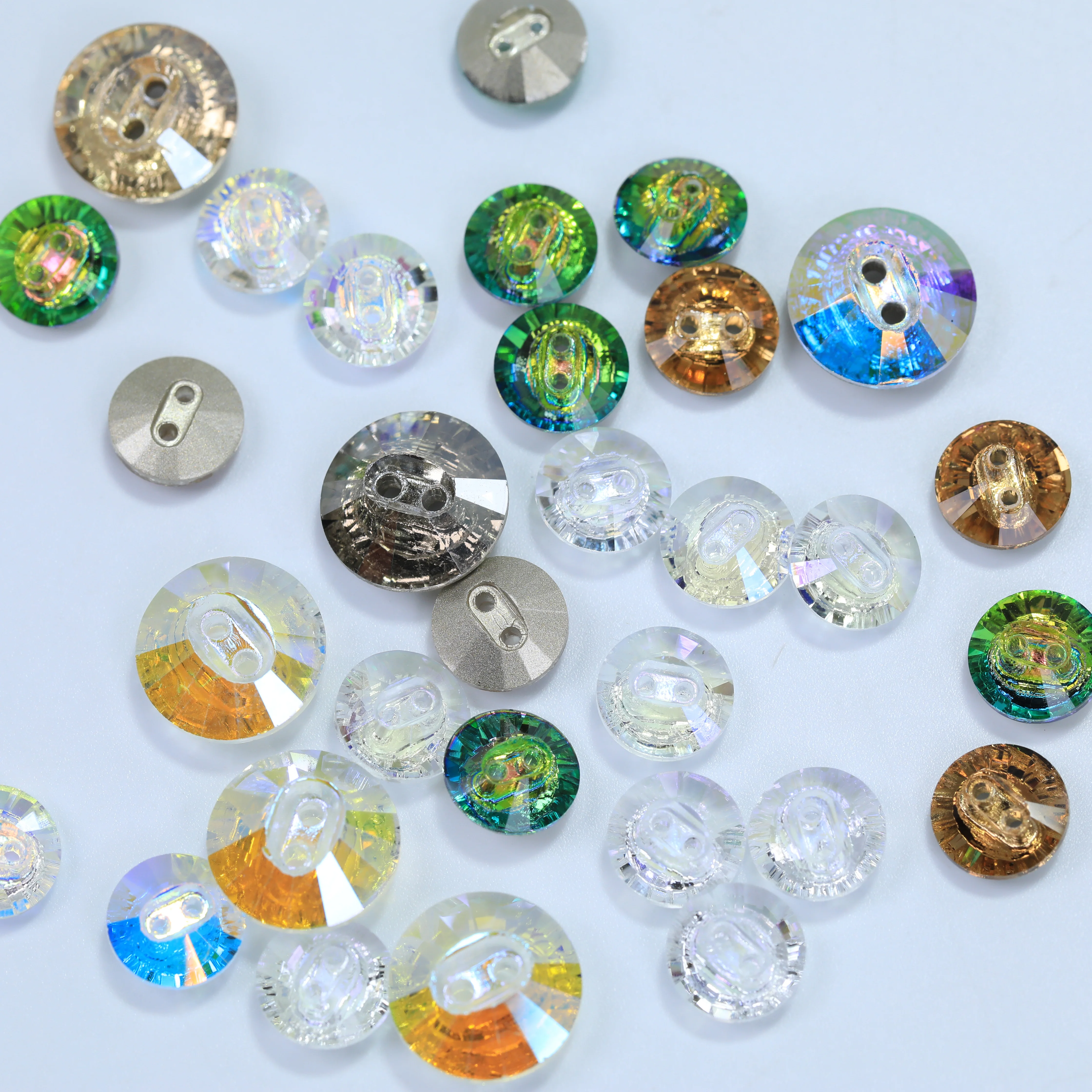 Zweilochige Rivoli-Kristallknöpfe, Steindesign-Version, hochwertige Glas-Strasssteine für DIY-Handarbeiten, Kleidung, funkelnd, elegant. – Detail 5