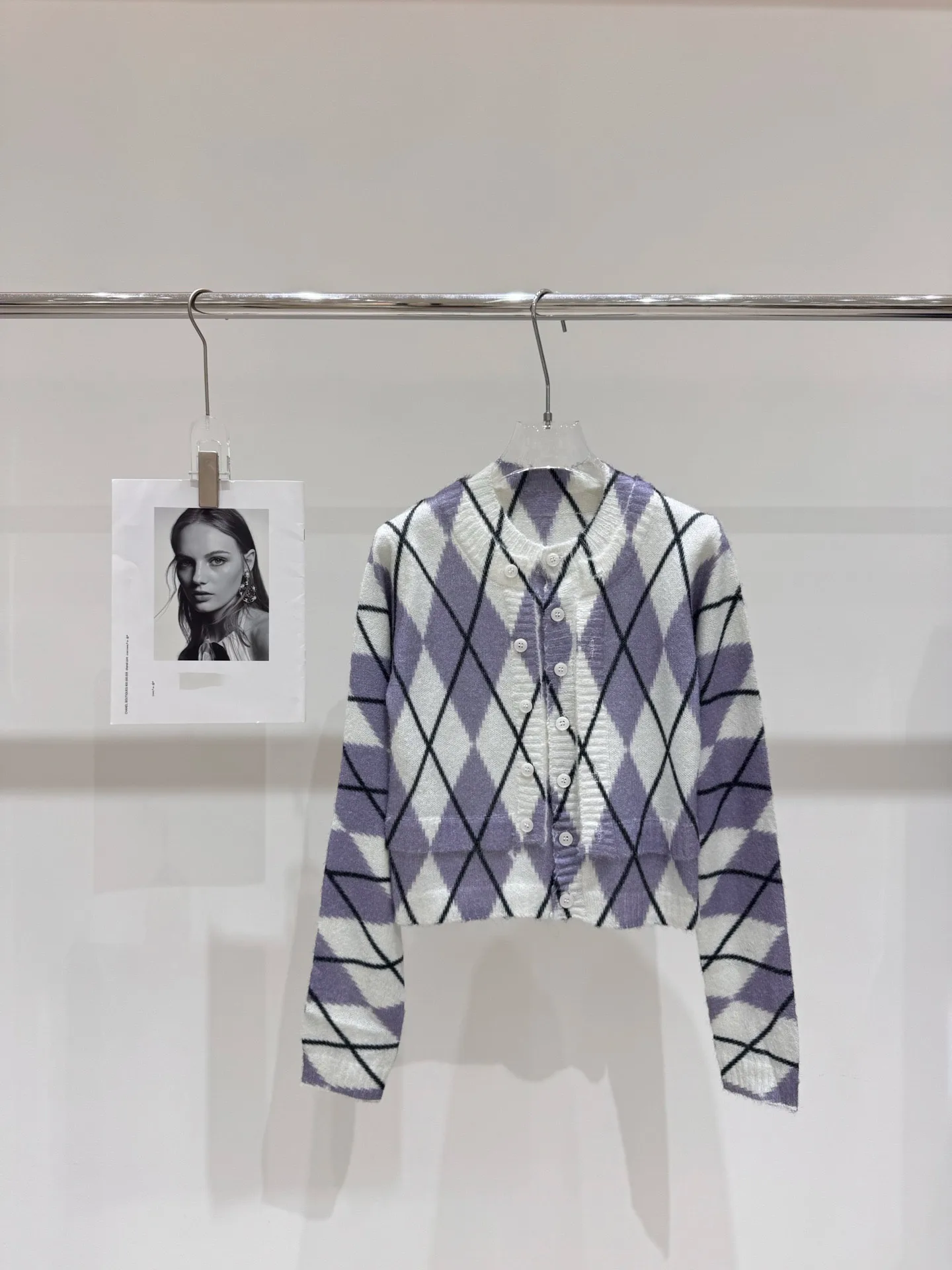 

Autumn Winter Cashmere Women Elegant Cardigan O-Neck Button Knitted Sweater New 2025 Fashion Casual Chic Argyle Sweater C207