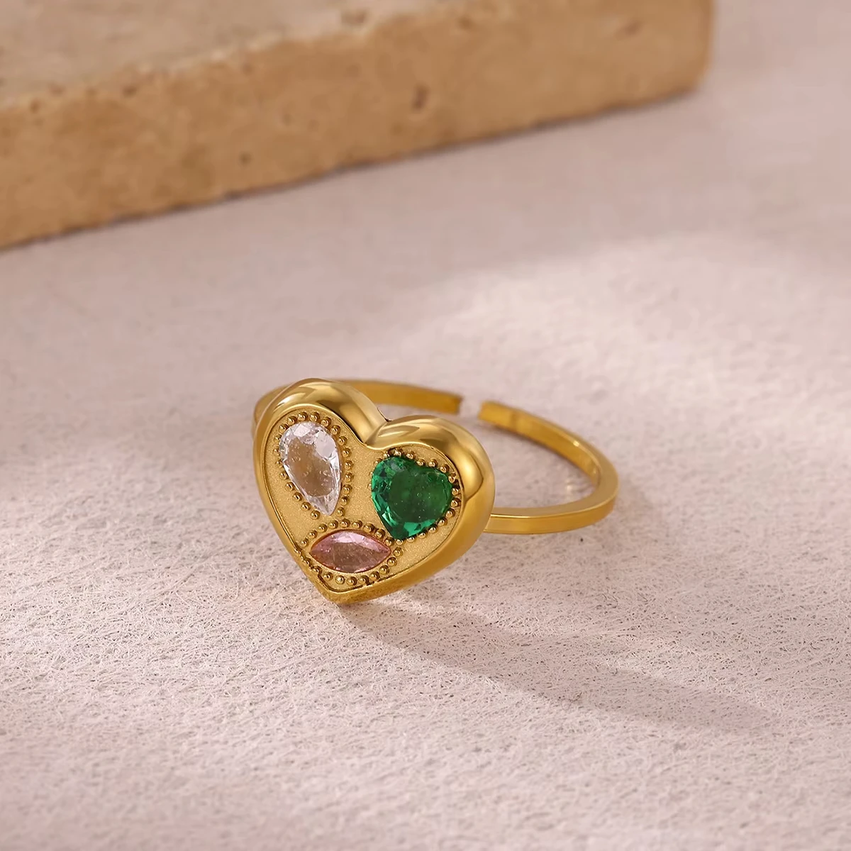 Luxuriöse Herzförmige Bunte Zirkon-Ringe für Frauen in Goldfarbe ‌ Edelstahl Herzöffnungsring Hochzeitsschmuck Geschenk