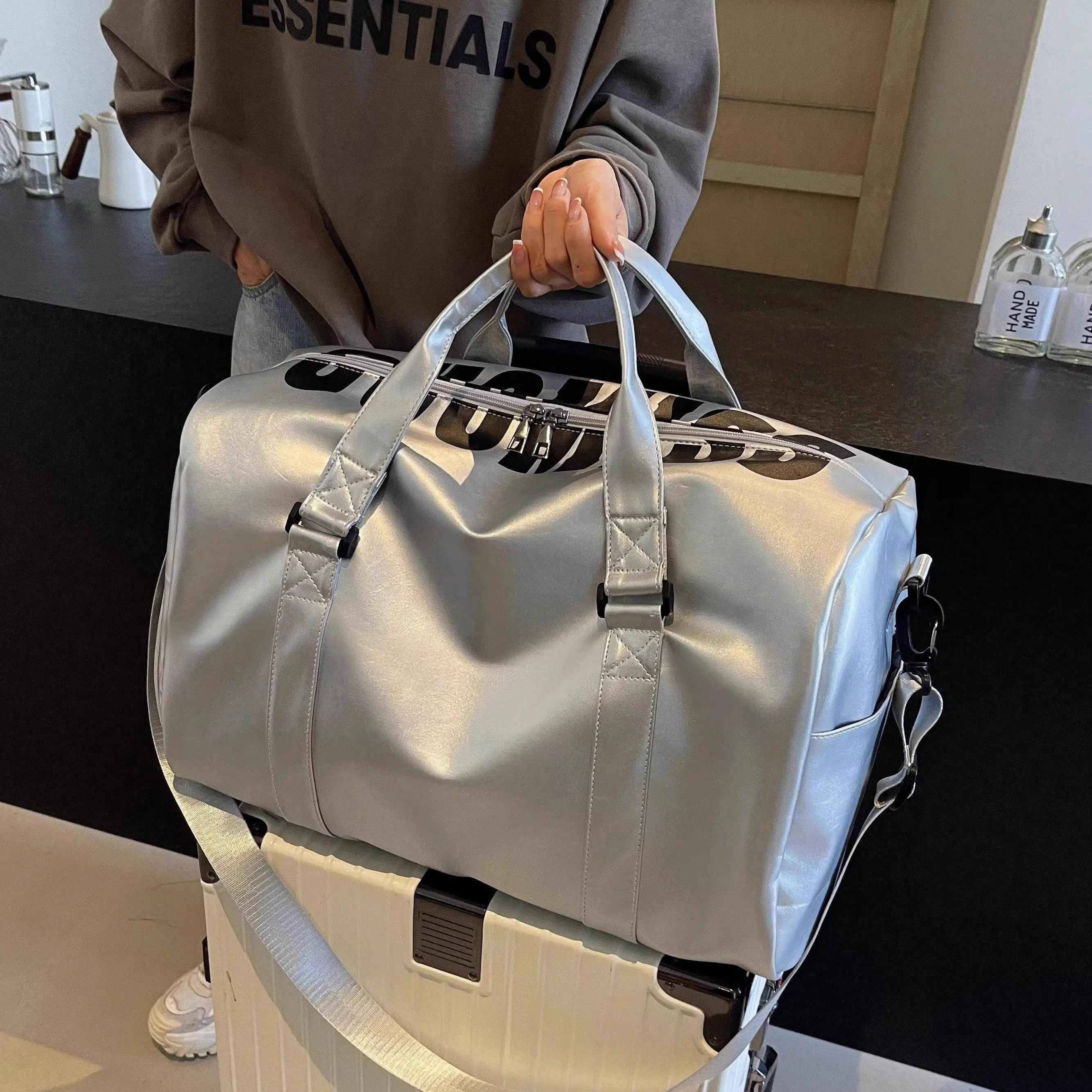 sac-de-voyage-grande-capacite-pour-courts-sejours-nouvelle-collection-2025-sac-de-sport-homme-a-main-avec-separation-humide-sec-sac-de-voyage-et-bagage