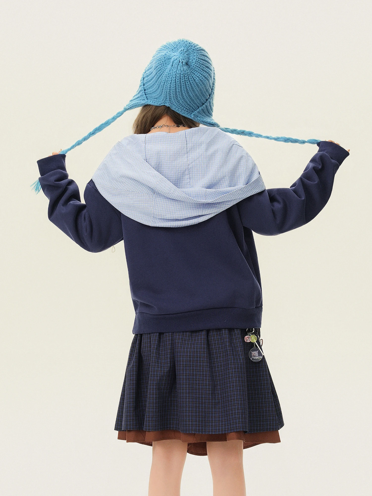 Loose Fit Shoulder Bared Sweatshirt Women's Spring Design Patchwork One Shoulder Loose Slimming Top Korean Grid Pattern
