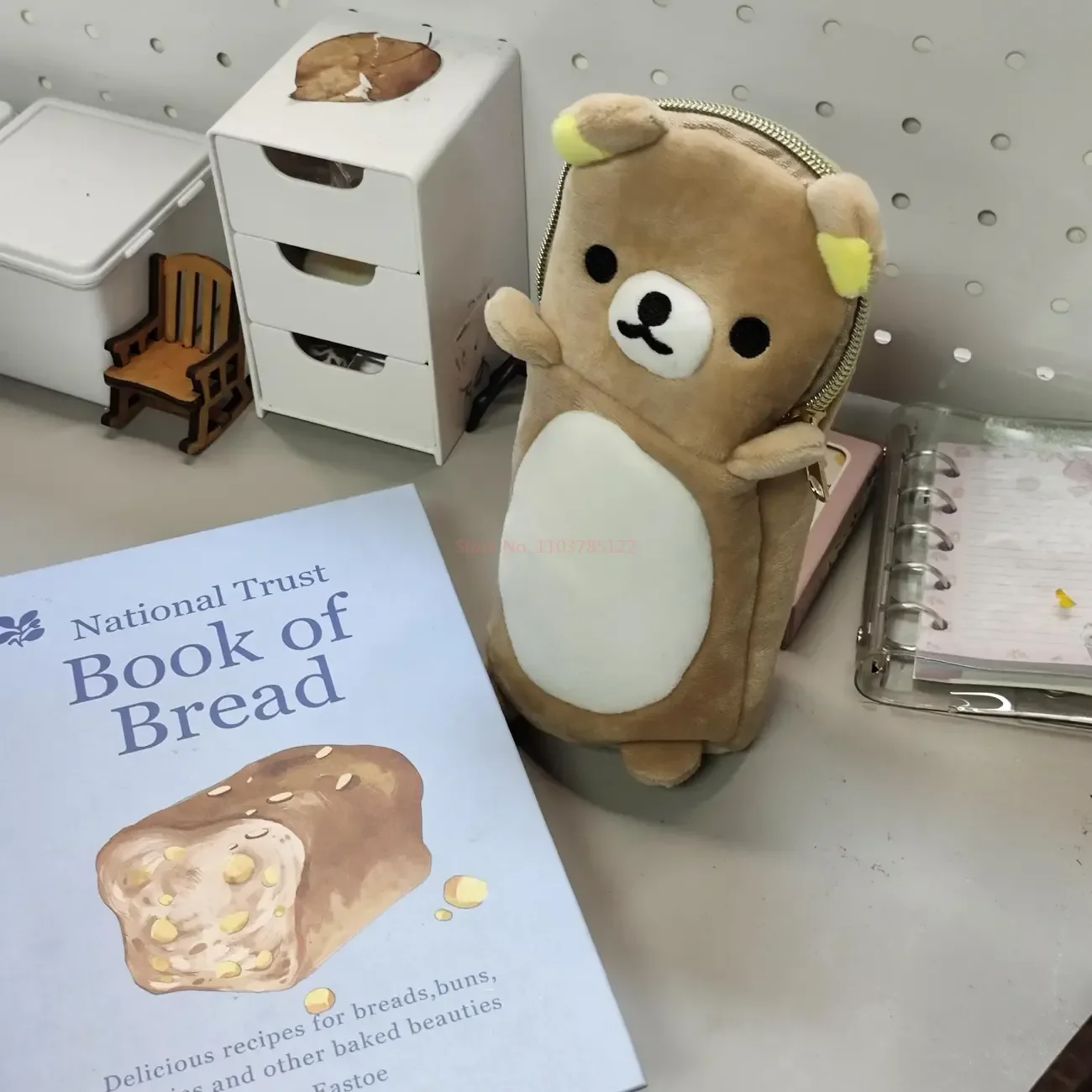 Monedero de felpa Rilakkuma, bonito estuche para lápices de gran capacidad de alto valor, bolsa de almacenamiento para estudiantes, regalo de vacaciones