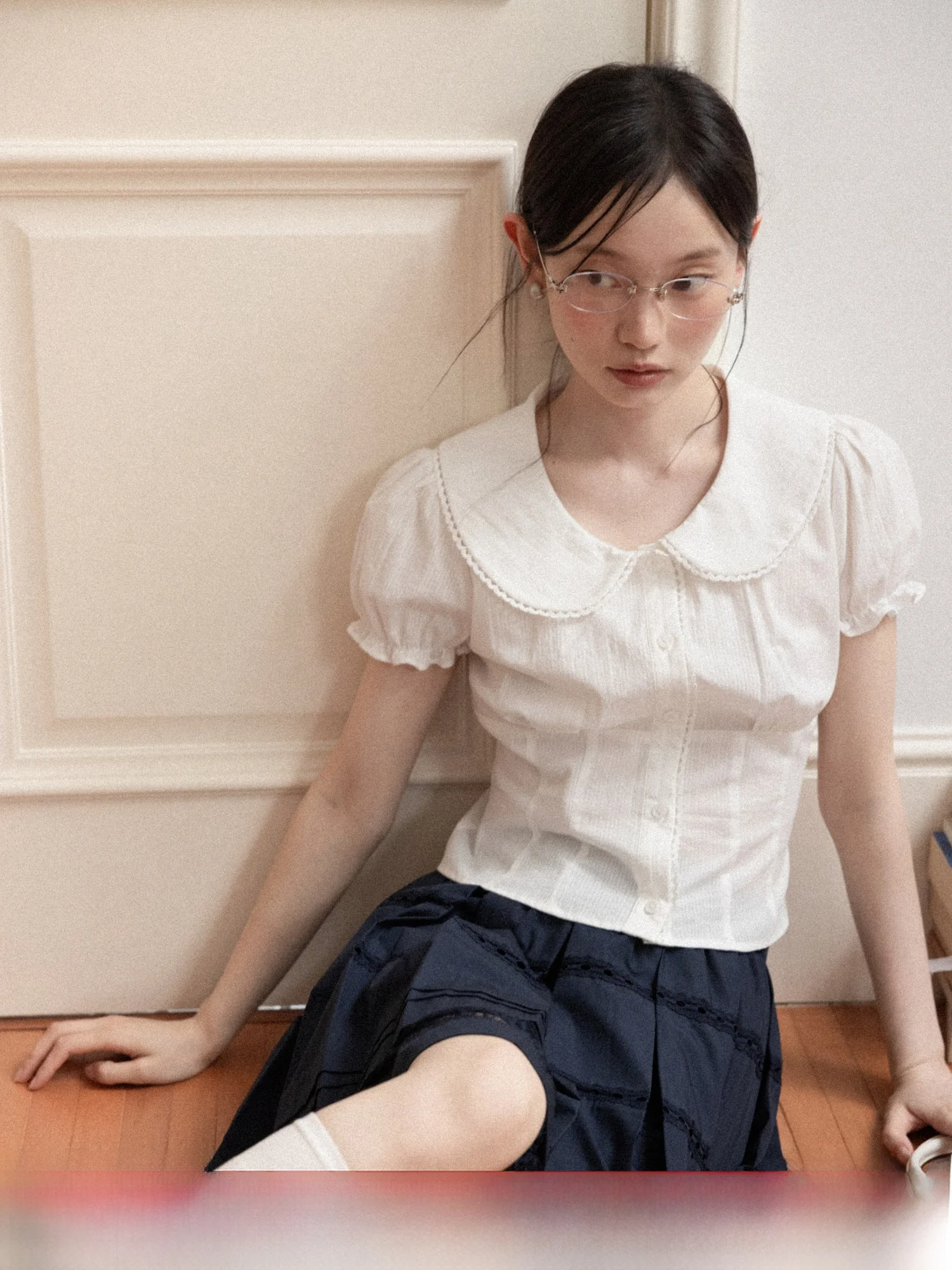 

White Doll Collar Bubble Sleeve Short Shirt Women's Spring 2026 Slimming Top Casual Style Splice Hollow out Regular Fit Shirt