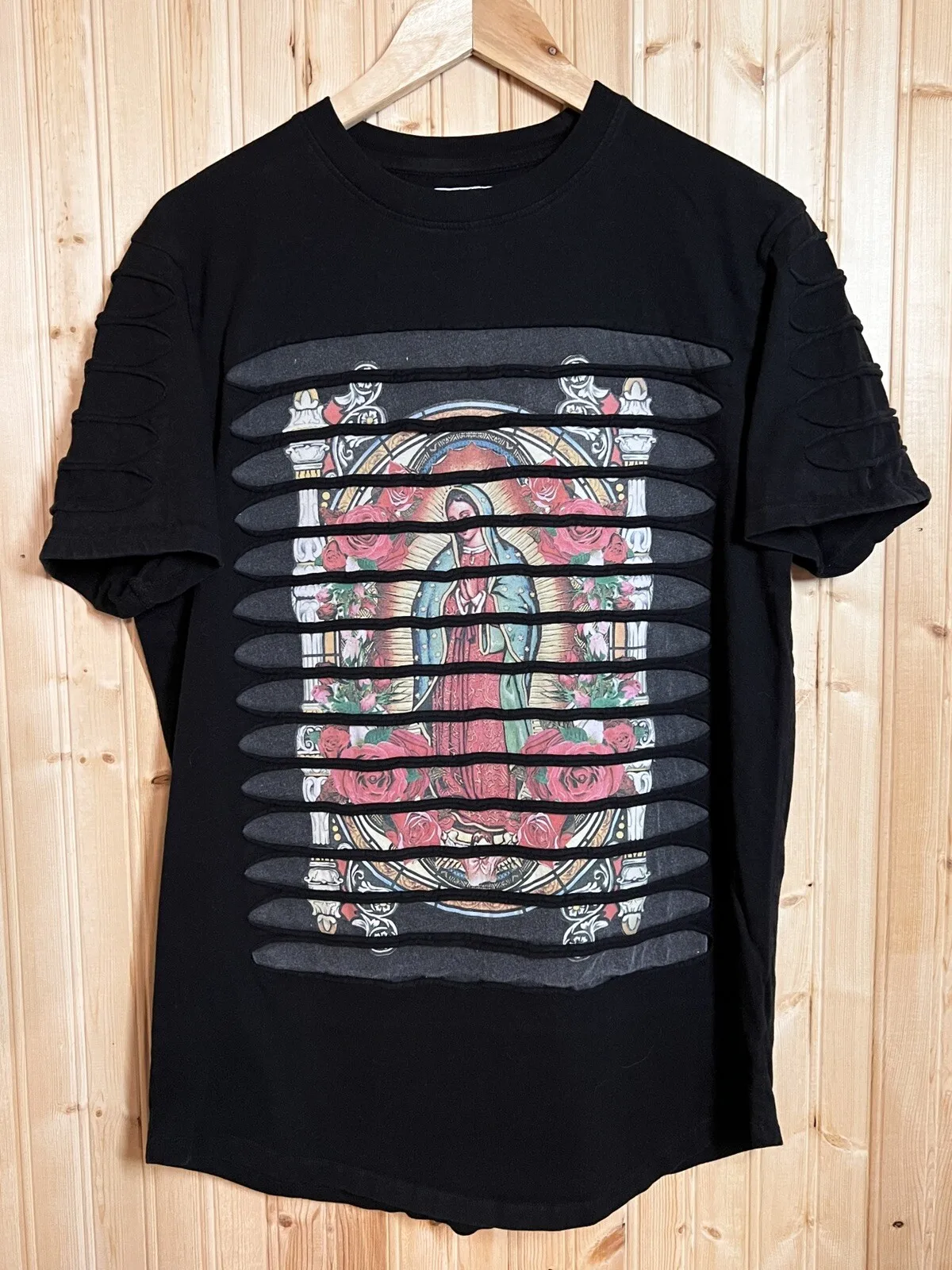 Camiseta con estampado gráfico 3D de Rue 21, camiseta adornada con estampado de María católica, talla M para mujer