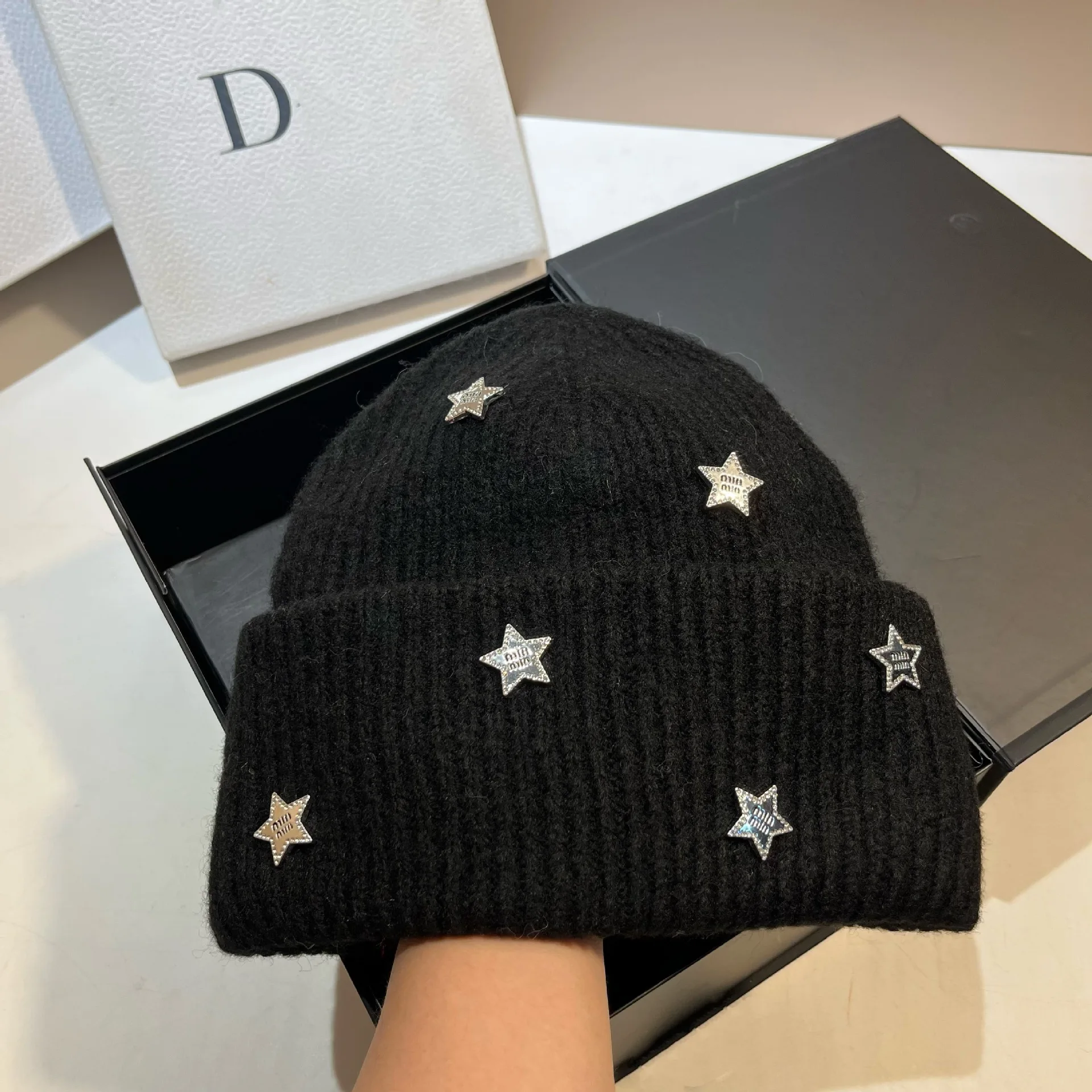 

Теплая вязаная шапка со звездами, женские зимние утолщенные шерстяные шапки, двойная сложенная защита ушей, шапка от холода, подарки