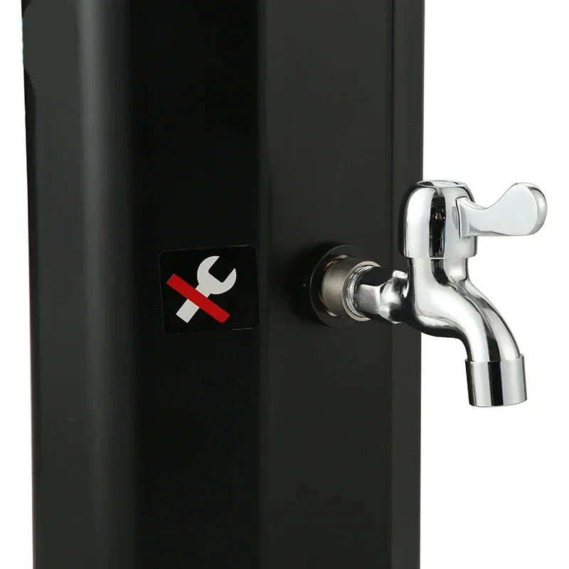 -Nuevo lanzamiento Diseño de lujo Resistente a los rayos UV Superficie de espejo cuadrado de 35 litros PVC Piscina al aire libre Jardín Ducha solar