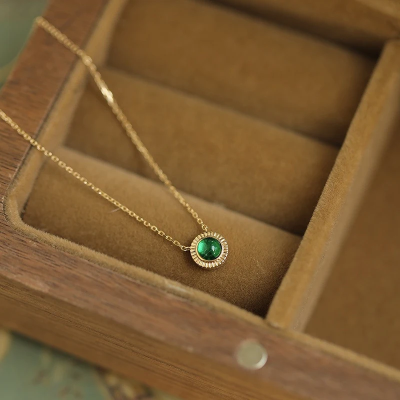 925 Sterling Silver Emerald Zircon Round Pendant Necklaces for Women Light Luxury Fine Jewelry Minimalist Vintage Accessories