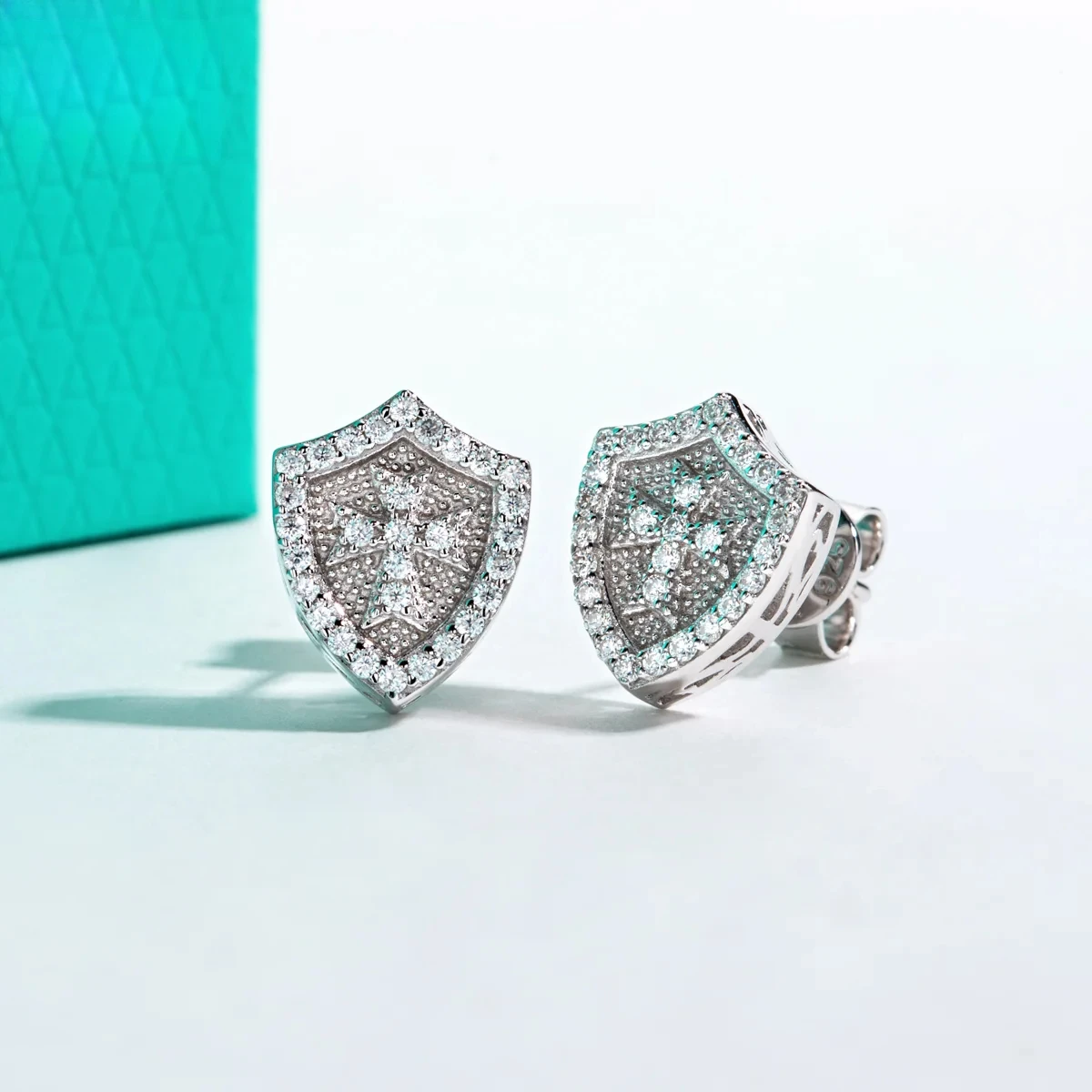 

Hip Hop Moissanite Diamond Cross Stud Earrings 925 Sterling Silver Plated White Gold Earring for Women & Men Jewelry Party Gifts