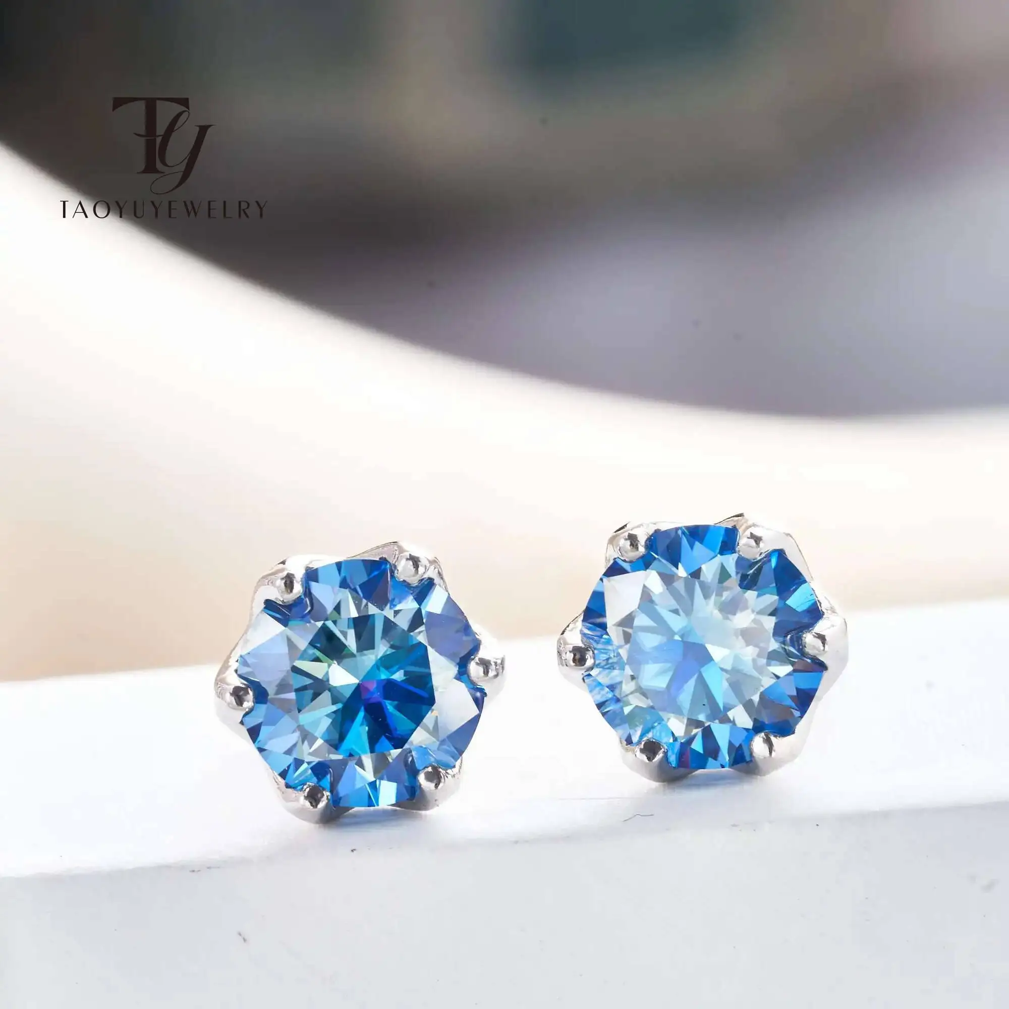 

Round Cut VVS Moissanite Stub Earrings For Charm Lady 0.5-2 Carat Pink 925 Sterling Silver Earrings For Women Fine Jewelry Gift