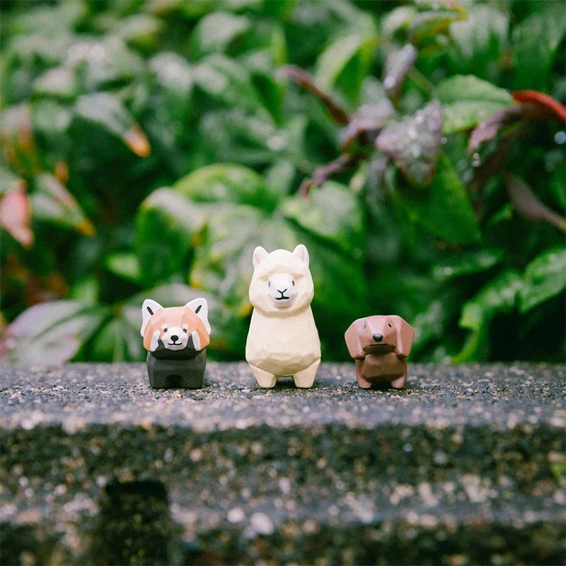 Original QUALIA Kawaii Gashapon cápsula juguete tallado Animal de madera Alpaca gato mapache oso estatuilla para regalo de niños