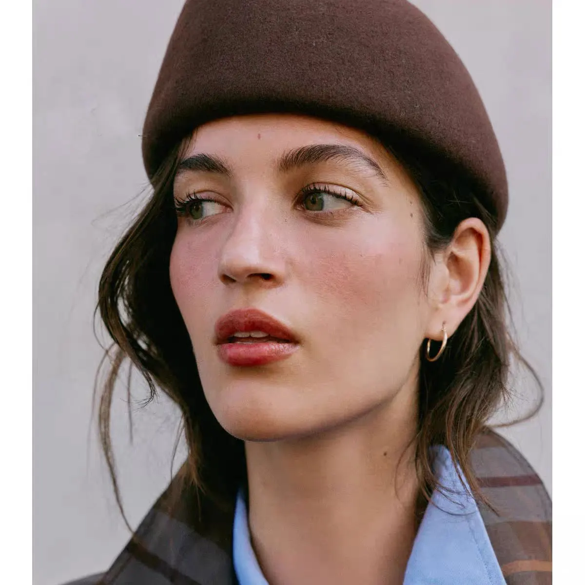 Autumn Winter High-end Hepburn Style Wool French Asymmetrical Flight Attendant Hat Fashion Designer Medicine Box Berets Caps